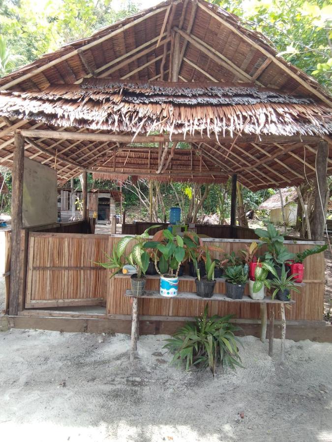 Daroyen Village