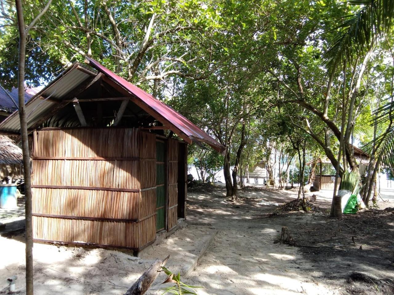 Daroyen Village *